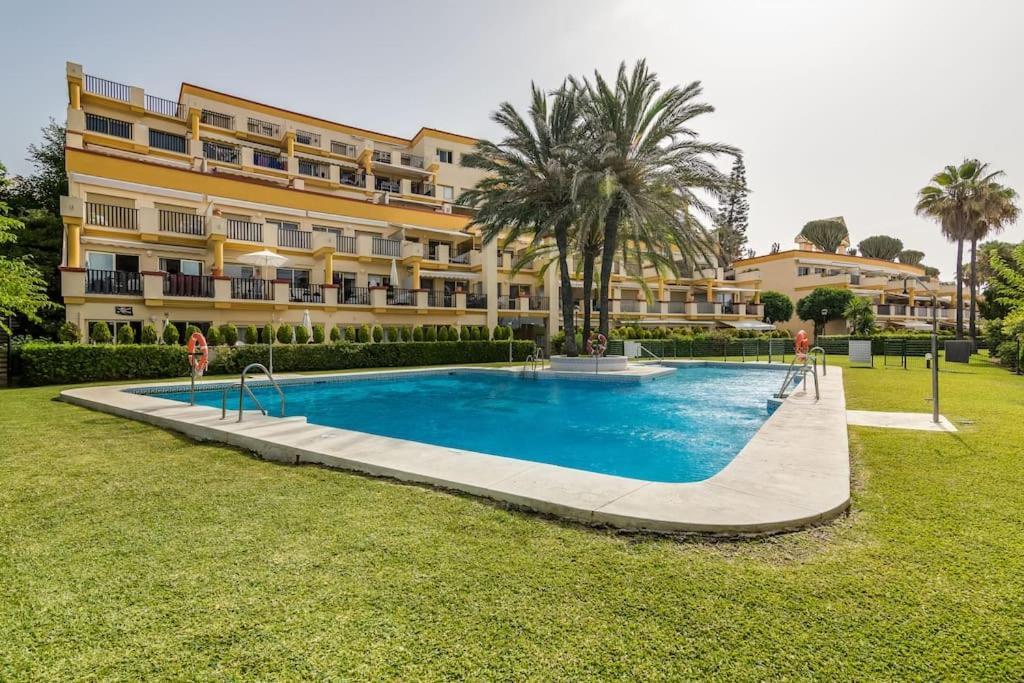 Oleholidays 535 Romana Playa Con Vistas Al Mar Marbella Kültér fotó